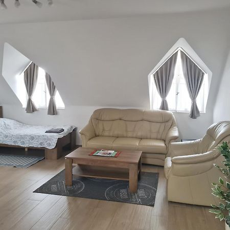 P16 Apartment Hajduboszormeny Esterno foto