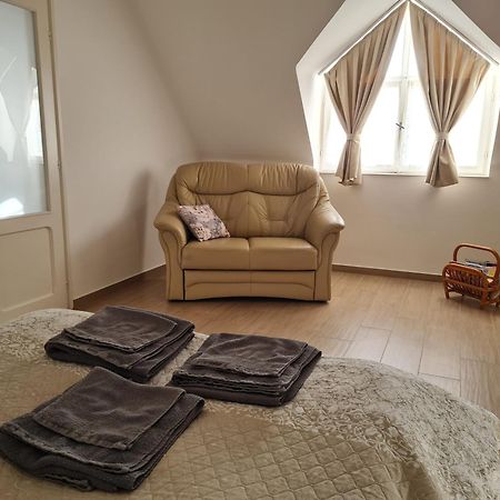 P16 Apartment Hajduboszormeny Esterno foto