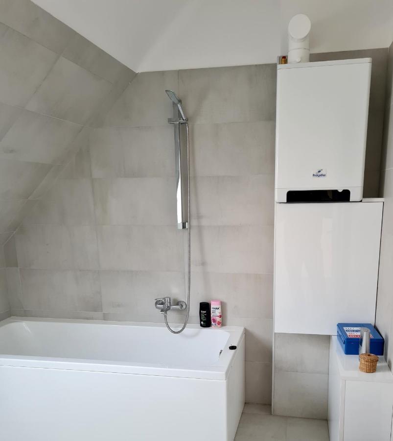 P16 Apartment Hajduboszormeny Esterno foto