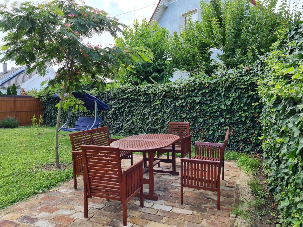 P16 Apartment Hajduboszormeny Esterno foto